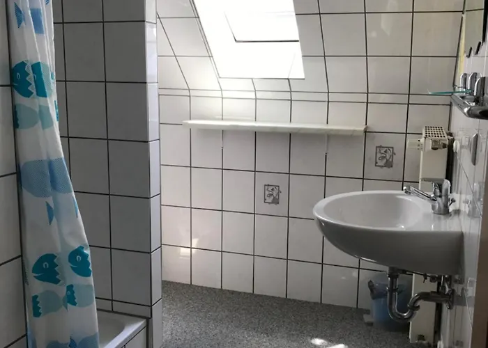 Gruener Baum בית הארחה *