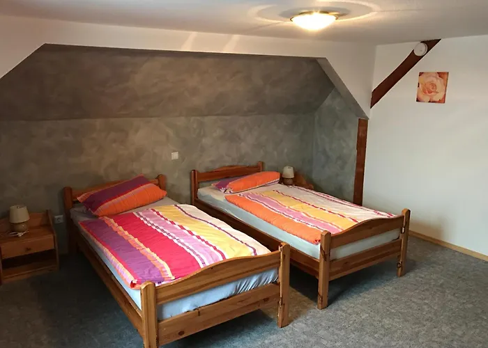 Gruener Baum בית הארחה *