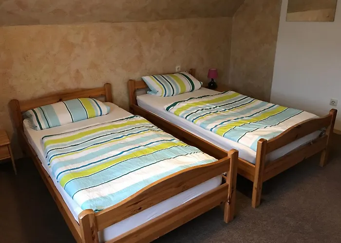 Gruener Baum בית הארחה Mietingen