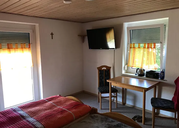 Gruener Baum בית הארחה *