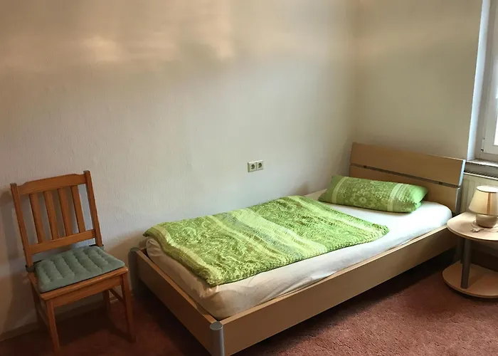 Gruener Baum בית הארחה Mietingen